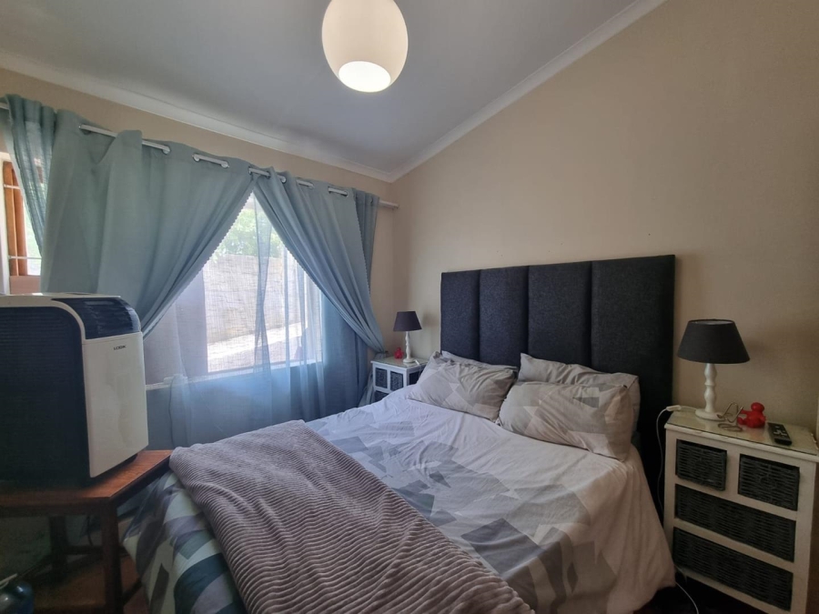 3 Bedroom Property for Sale in Fraaiuitsig Western Cape